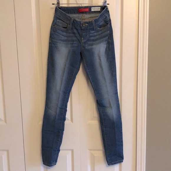 EUC Guess Jeans Denim - Women’s - Size 25 - Medium Rise Curvy Skinny Fit - Picture 1 of 5
